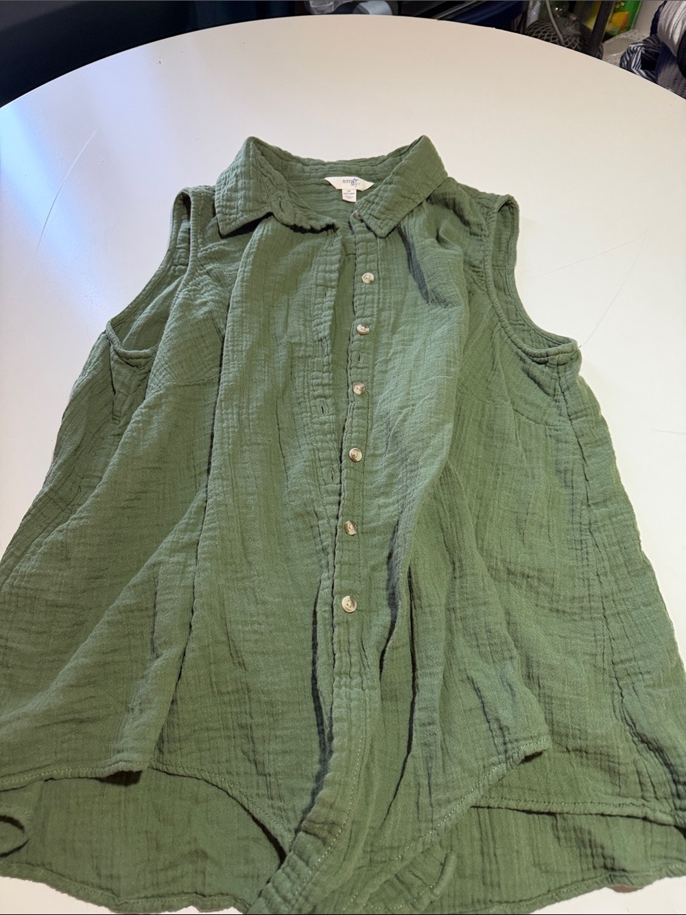 Terra & Sky Olive Green Sleeveless Button-Front Cotton Top